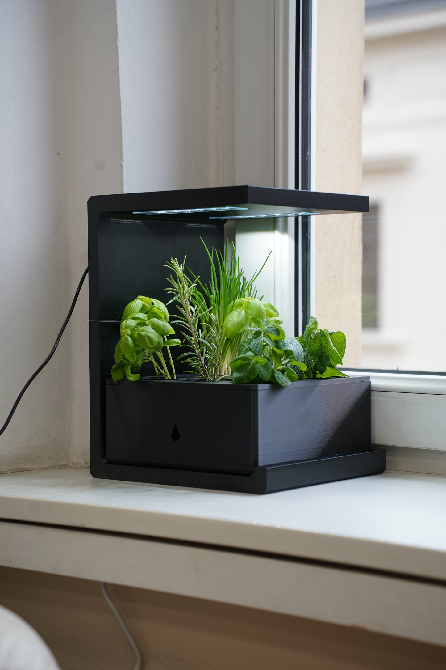 Ekoro - Home hydroponic system